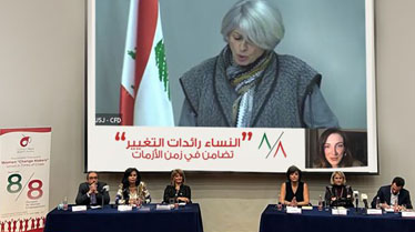 25 Roundtable Discussion 374x209 pix